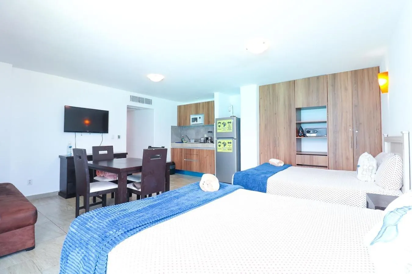 Spectacular Sunrise, Ocean View, Relaxing Jacuzzi Apartment Cancun Mexico