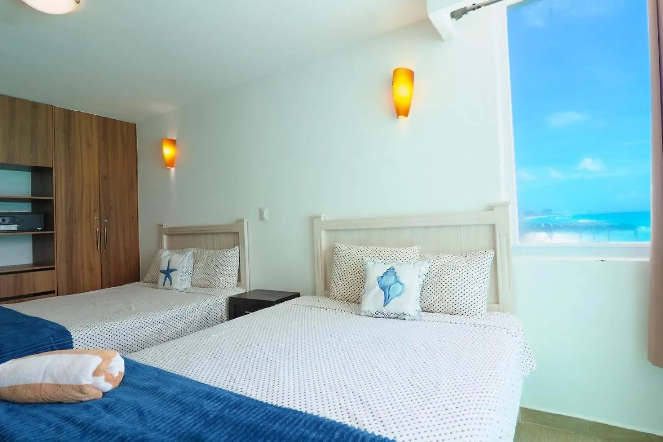 Spectacular Sunrise, Ocean View, Relaxing Jacuzzi Apartment Cancun Mexico